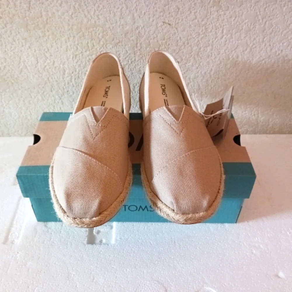 Toms